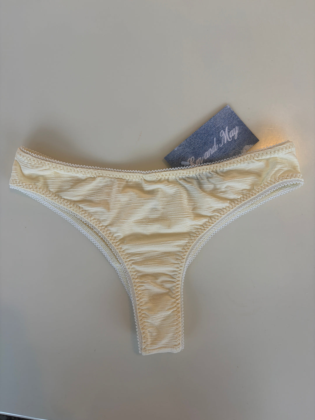 RTS Chou à la Crème Thong